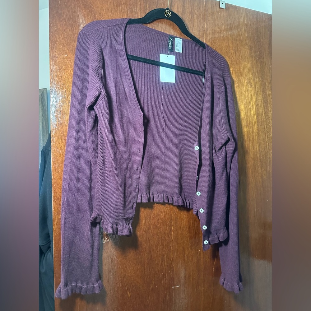 H&M Purple Ribbed Button-Front Cropped Cardigan - Picture 2 of 2